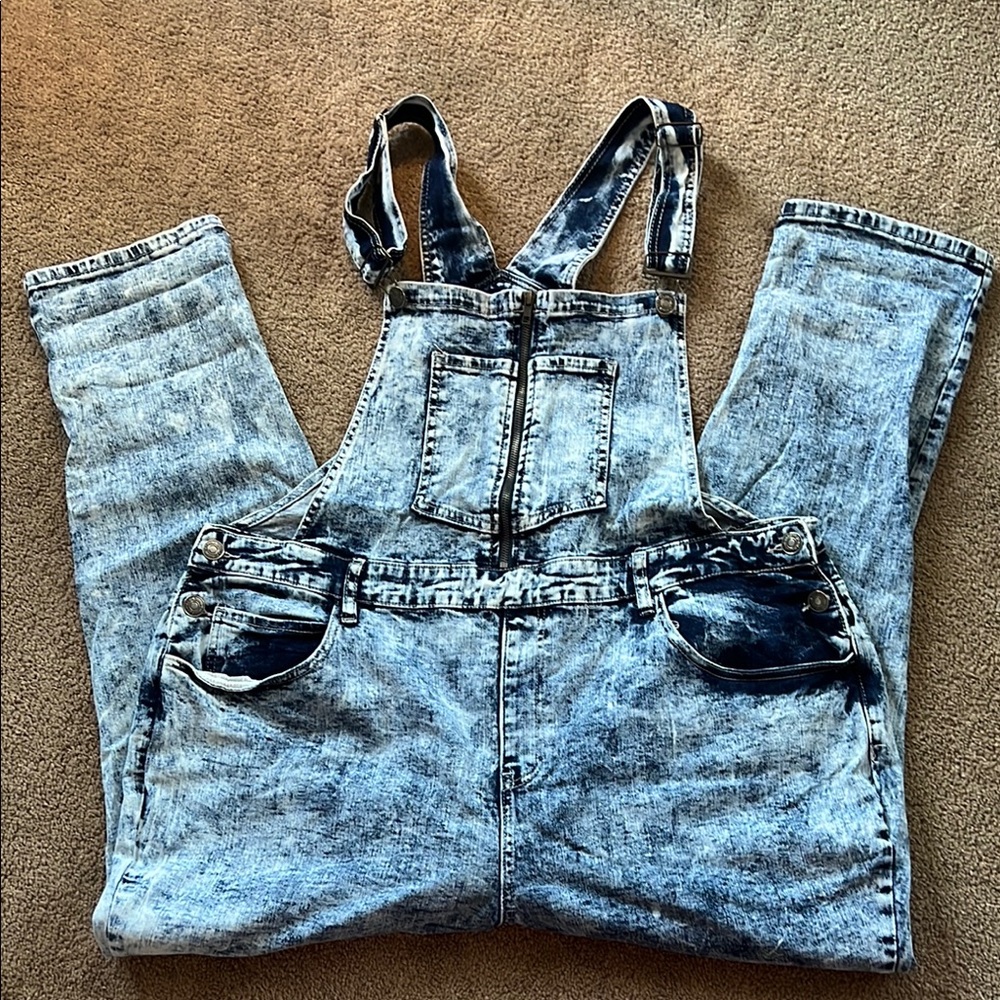 Forever 21 Acid Washed Stylish Denim Overalls NWOT